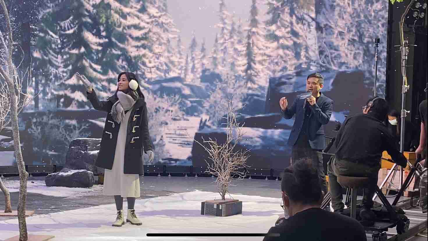 糖果派对以ALED先进显屏技术，，，，与金马奖视觉特效团队“再现影像”携手合作打造LED虚拟摄影棚，，，，提供沉浸式表演体验，，并精简拍摄成本与时间