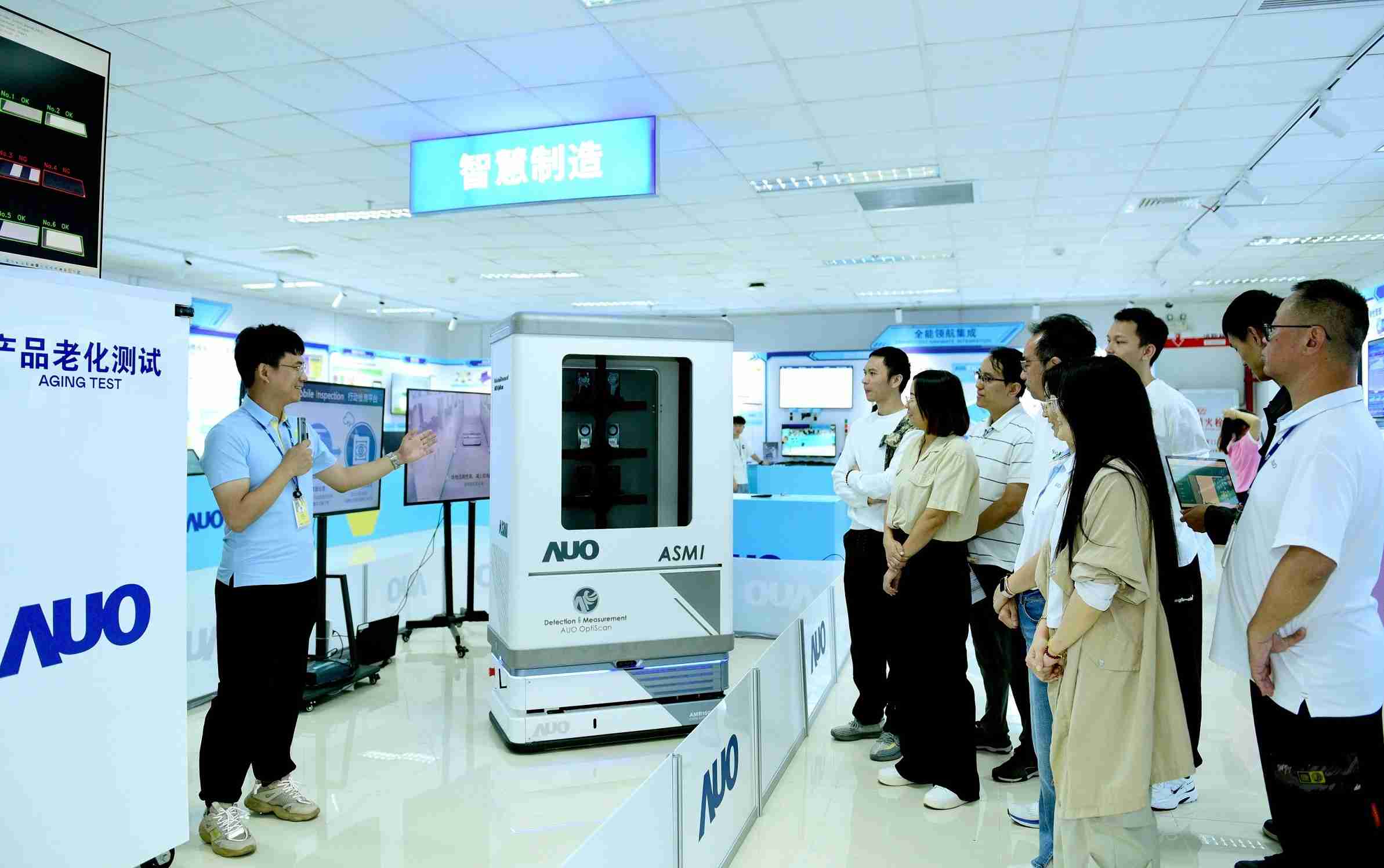 糖果派对厦门将5G+ABC技术串联生产管理全流程，，，，打通研发、、、采购、、、生管、、、、制程、、、设备、、、质量等产品全生命周期制造流程，，，，完成数字化设计、、、智慧供应链、、、智能座舱、、全流程设备管理、、数据驱动优化、、、、智慧在线检测、、、智慧品管等自适应生产模式升级